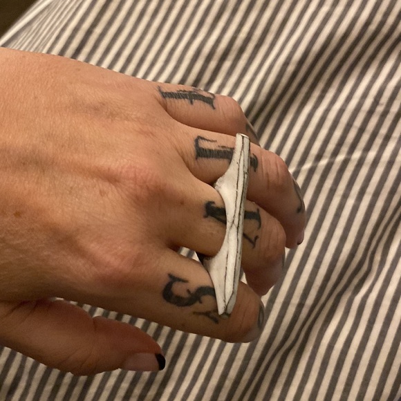 ceramic knuckle duster ring sz 10 - Picture 3 of 5